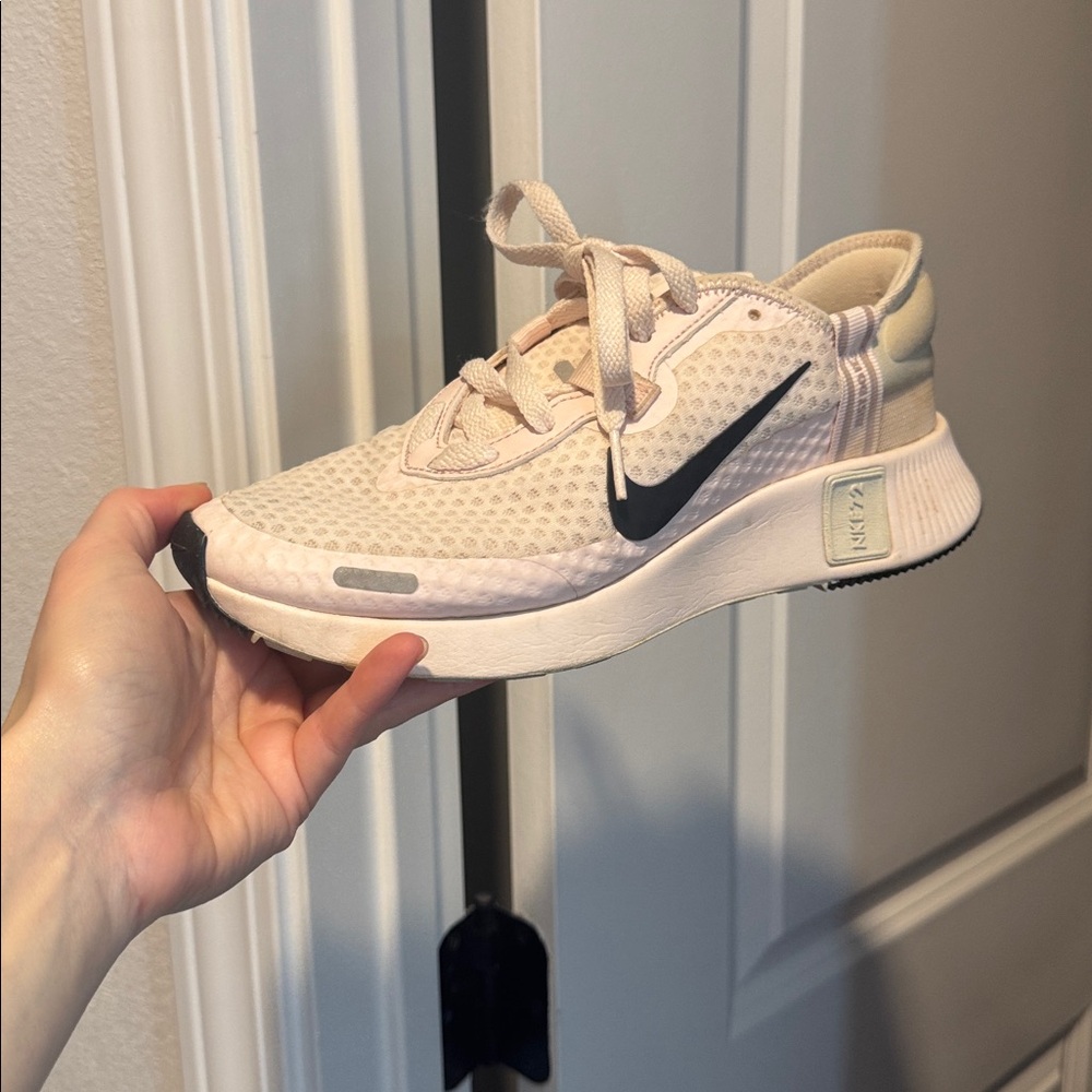 Pale Light Pink Nike Women's Running Shoes - Picture 2 of 2